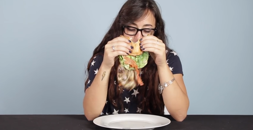 你知道怎麼讓漢堡吃到最後不會變成「比薩斜塔」嗎？