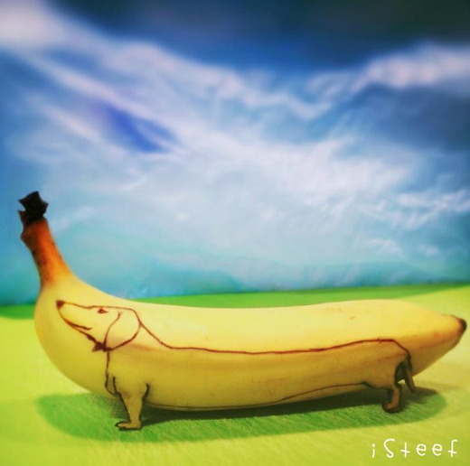 大家都說不要玩食物!但是這名藝術家卻「玩香蕉」玩到讓大家都希望他多玩一點呢！